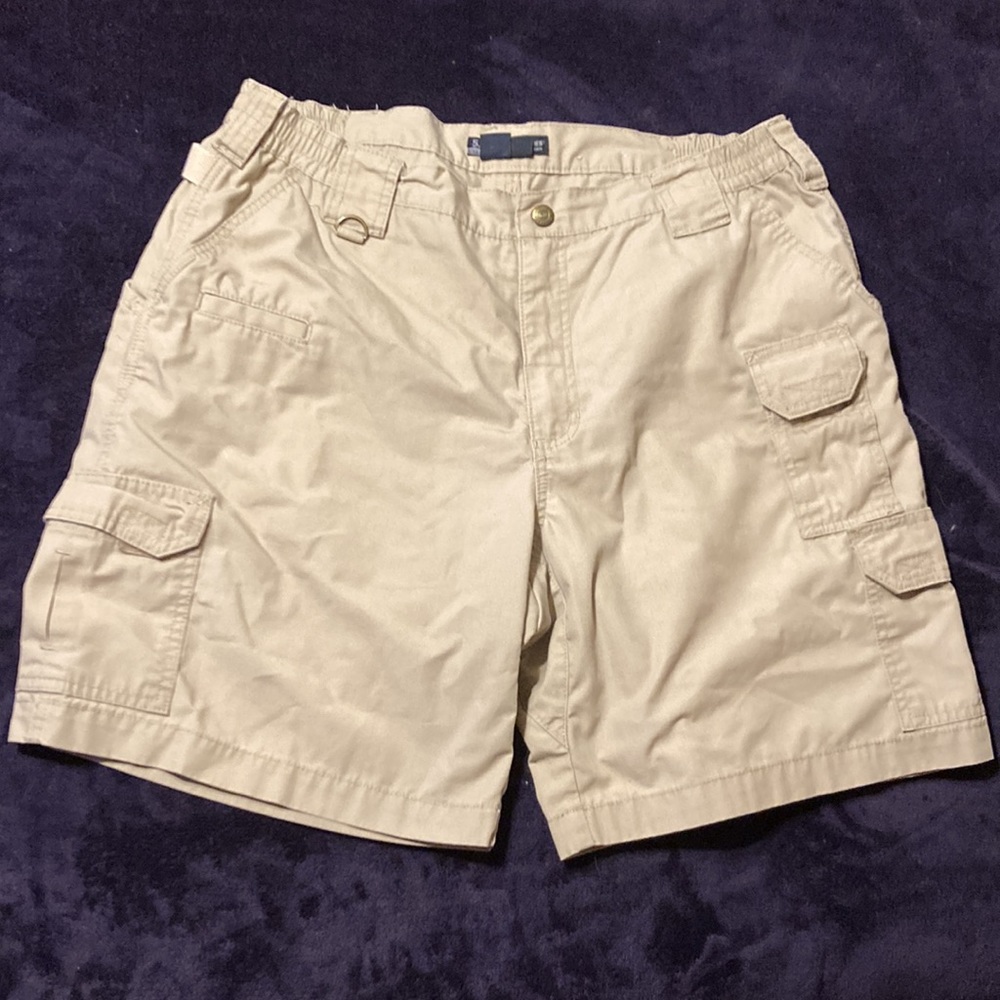 5.11 Tactical series, size 38, khaki shorts